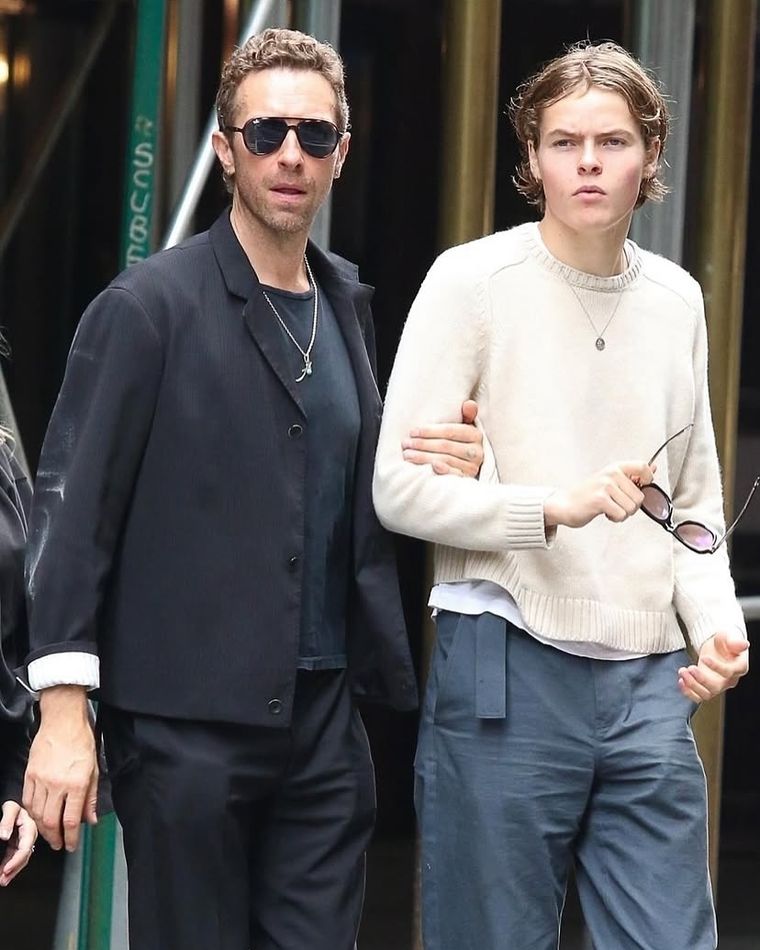 El hijo menor de Chris Martin. El hijo menor de Chris Martin.