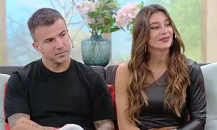 El novio de Sol Pérez contó la insólita historia del cura que los casará La pareja adelantó que primero se hará la fiesta y luego la unión civil Foto: Captura de TV
