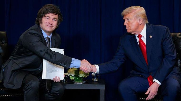 Javier Milei y Donald Trump se reúnen en la Casa Blanca.