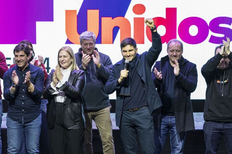 El gobernador de Santa Fe, Maximiliano Pullaro, celebró la ajustada victoria en su provincia.