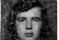 El sobreviviente Jeremy Gavins en 1972, alrededor de la época en que estaba recibiendo la terapia de aversión por electro-choque.