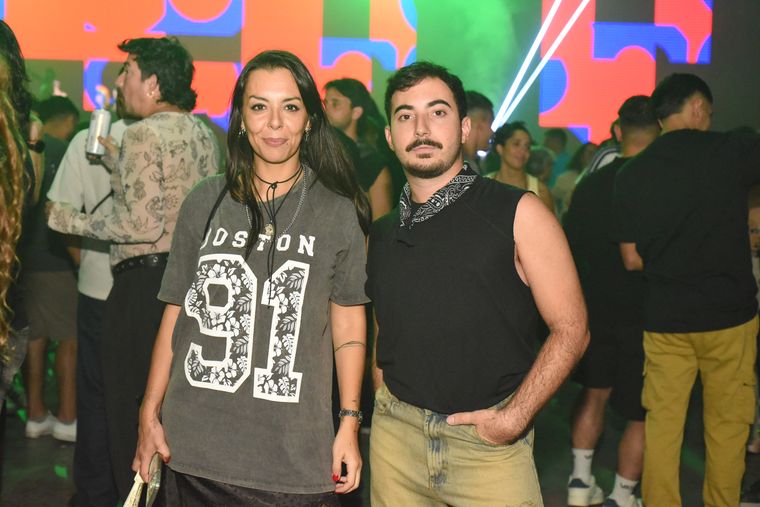 Lucas Castro junto a su amiga Nabila. Lucas Castro junto a su amiga Nabila.