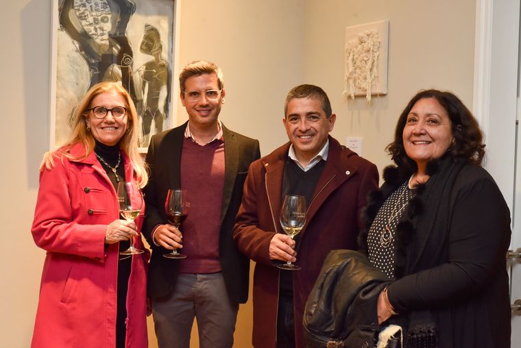 Valeria Romoli, Germán Narpe, Walther Marcolino y Juana Martínez. Valeria Romoli, Germán Narpe, Walther Marcolino y Juana Martínez.