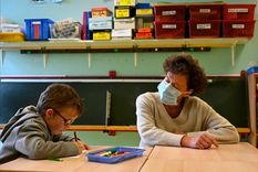 escuela Escuela Foto: https://estaticos.elperiodico.com/ escuela Escuela Foto: https://estaticos.elperiodico.com/