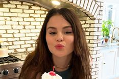 Selena Gómez es copropietaria de Serendipity icecream, que destaca por sus sabores de helado super originales como el de Torta de cumpleaños. Foto: Instagram