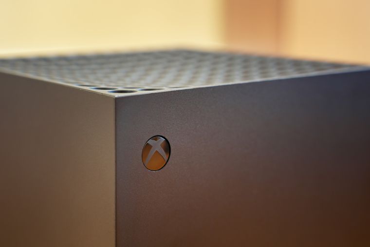 AMD afirma que el SoC para la Xbox avanza según lo planeado, listo en 2027.