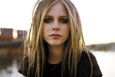 el secreto de avril lavigne para lucir igual desde los 2000