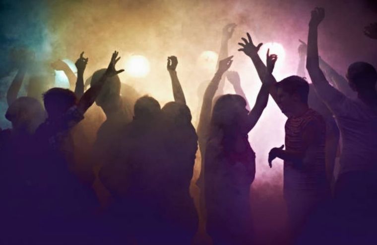 La adolescente fue violada en una fiesta por tres jóvenes de los cuáles uno era mayor de edad