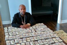 Floyd Mayweather acumuló una importante suma de dinero tras la derrota de Canelo Álvarez.