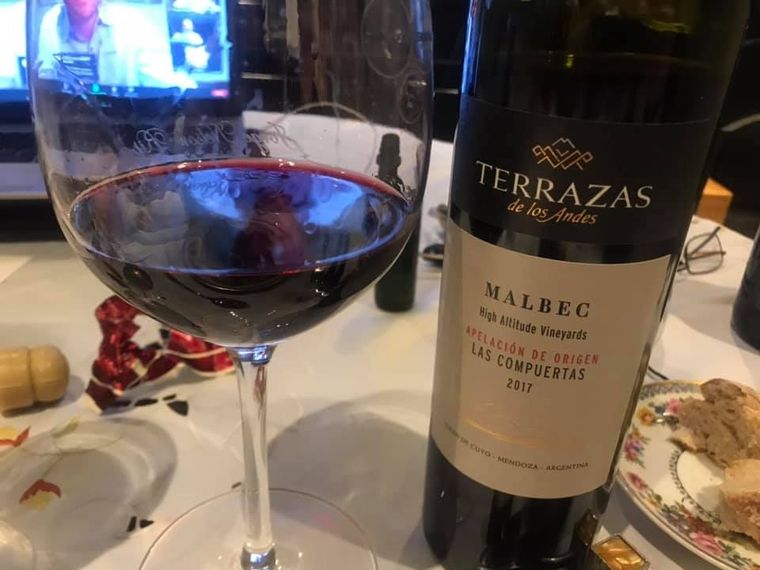 ¡Hubo brindis de amigos!