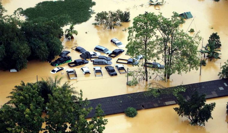 Muchas lluvias en Tailandia trajeron inundaciones severas y muertos. Foto Efe