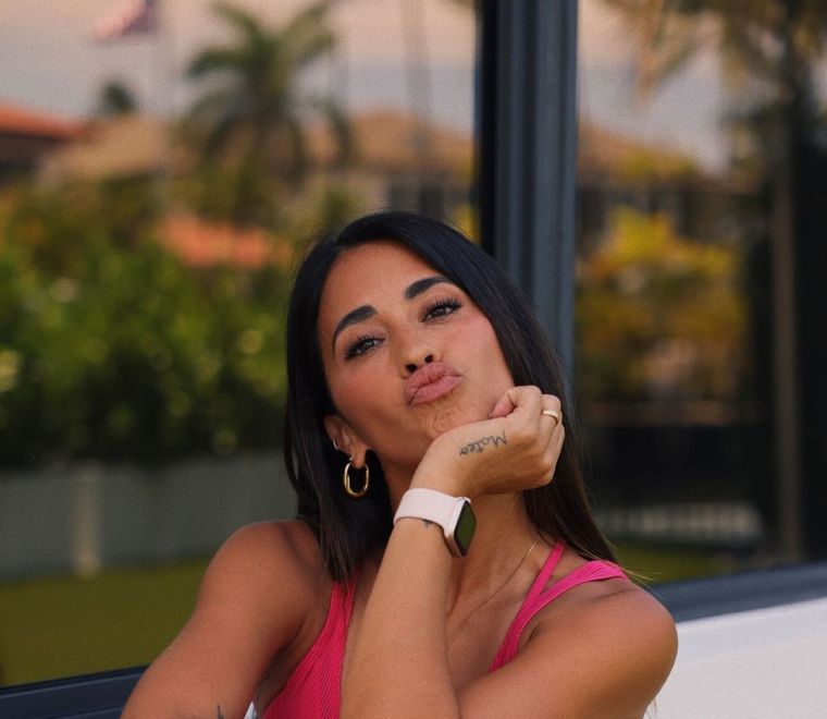 La influencer&nbsp;posó al sol y reafirmó su estatus como referente absoluta de la moda.