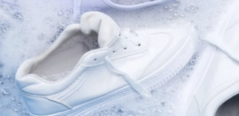 Evita meter las zapatillas de cuero al lavarropas Foto: Shutterstock