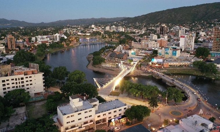 Villa Carlos Paz lanzó este jueves su Temporada Invernal 2025. Foto: Télam