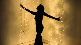 La comunicadora y un nuevo presente. La comunicadora y un nuevo presente.