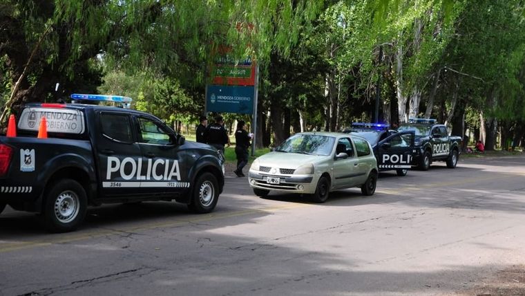 Cuatro personas fueron detenidas en el operativo. Foto: Alf Ponce / MDZ