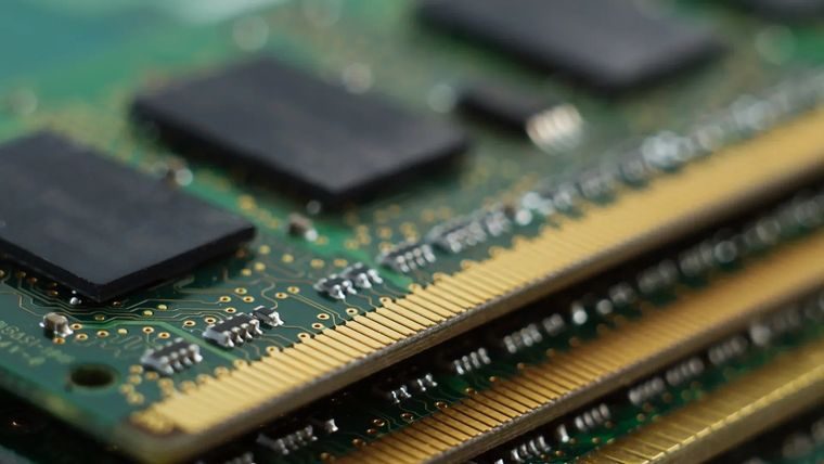 Samsung ha subido el costo de sus chips de memoria hasta un 60 %. Samsung ha subido el costo de sus chips de memoria hasta un 60 %.