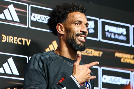 Sonríe Vozinha: el arquero de Cabo Verde tuvo su presentación oficial en Colo Colo. Sonríe Vozinha: el arquero de Cabo Verde tuvo su presentación oficial en Colo Colo.