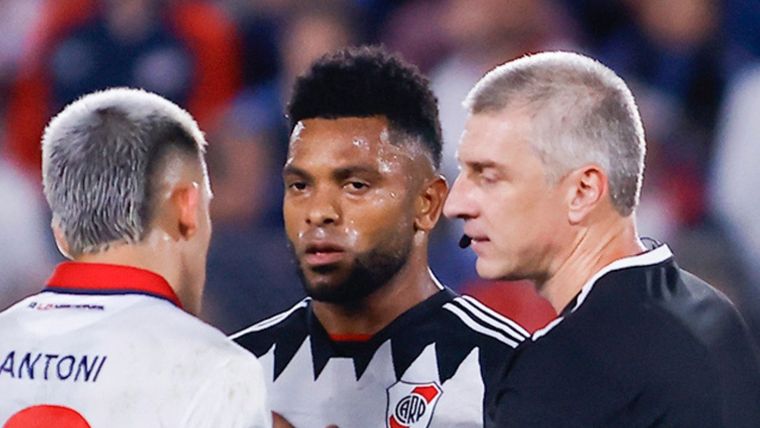 Daronco fue castigado por su mal arbitraje en Uruguay. Foto: @SC_ESPN