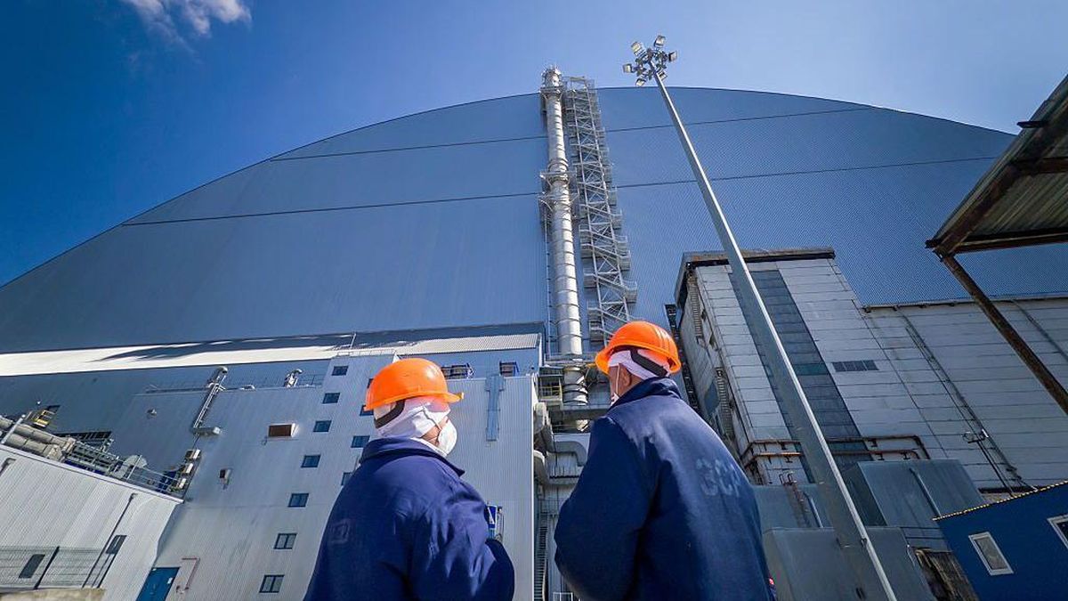 Cuánto contiene la radiación el escudo protector de la central de Chernóbil a 40 años del accidente nuclear y tras el ataque ruso con un dron