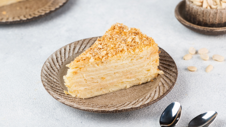 Existe una curiosa tradición: cuanto más tiempo reposa la receta del pastel Napoleón en la nevera, más sabroso se vuelve. Existe una curiosa tradición: cuanto más tiempo reposa la receta del pastel Napoleón en la nevera, más sabroso se vuelve.