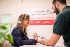 La eficiencia de la IA no solo ahorra tiempo, sino también costos significativos. Foto: AMIA La eficiencia de la IA no solo ahorra tiempo, sino también costos significativos. Foto: AMIA