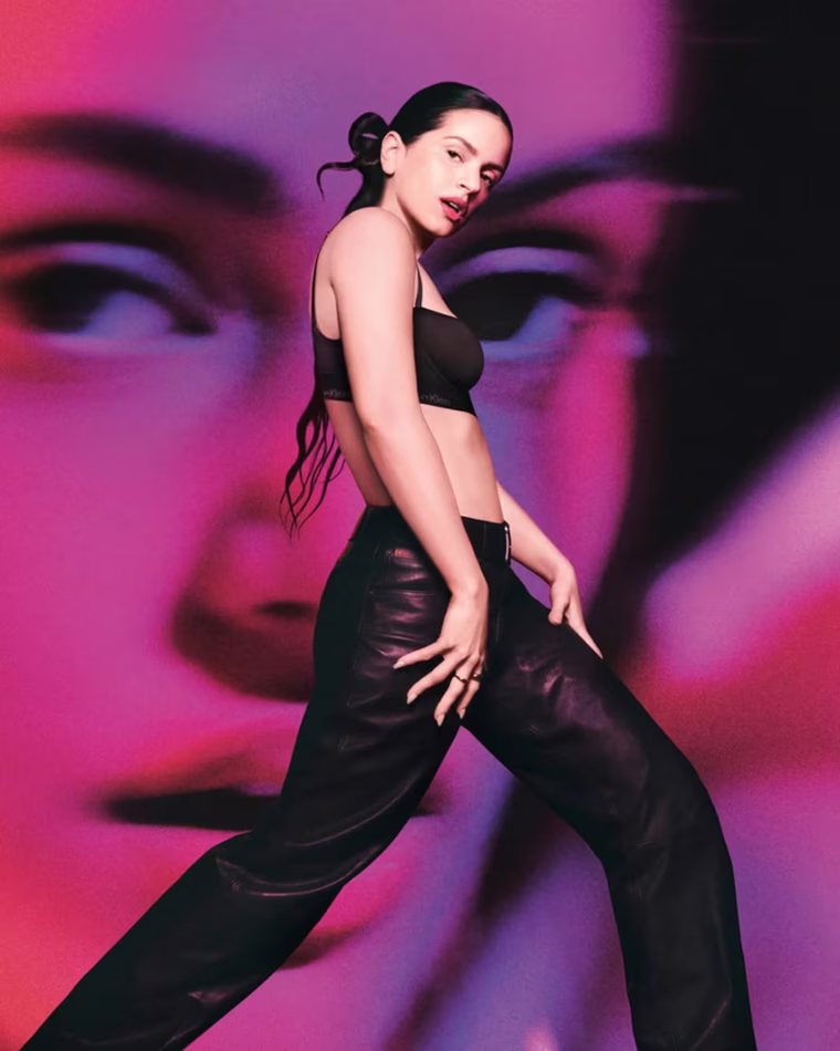 La artista española interpretó las versiones Bold, Magnetic y Solar Elixir con estilismos impactantes. La artista española interpretó las versiones Bold, Magnetic y Solar Elixir con estilismos impactantes.