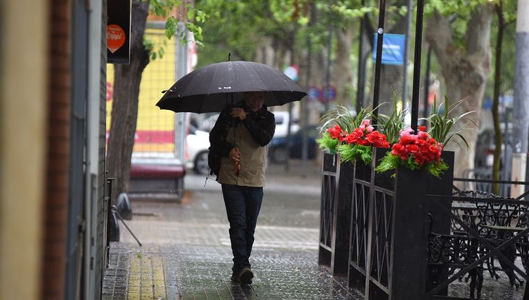 Entre hoy y mañana se esperan fuertes tormentas en diferentes departamentos de Mendoza.