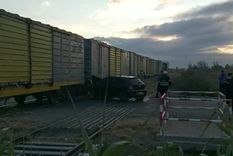 Colisión La formación traía varios vagones, la mayoría vacíos.