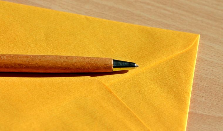 Más que nostalgia: escribir a mano se transforma en un hobby creativo y emocional. Foto: Pexrls.