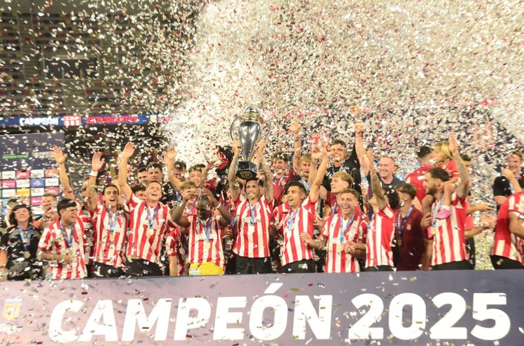 Estudiantes de La Plata logró el sexto título de la liga en la era profesional del fútbol argentino.&nbsp;