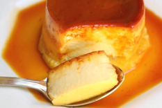 Admira esa cremosidad ¡con solo ver este flan, queremos traspasar la pantalla!