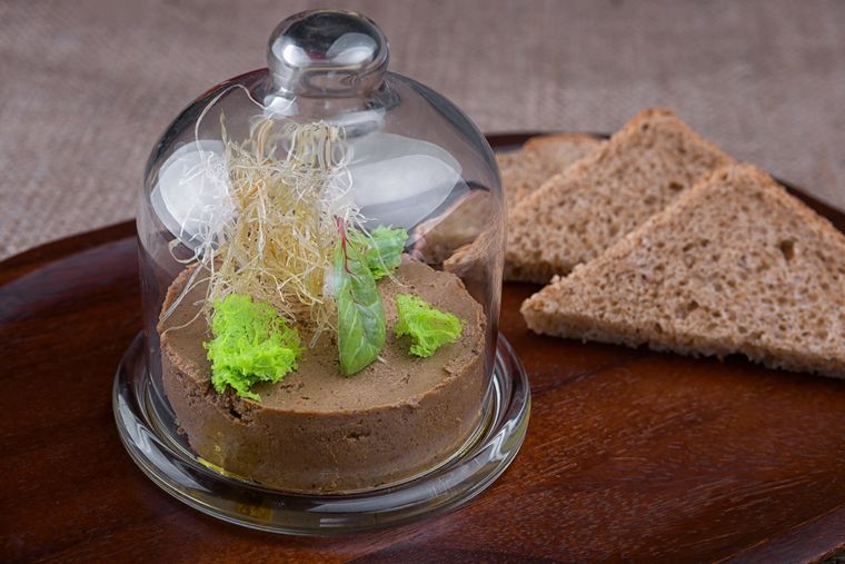 Delicioso paté de foie casero: receta tradicional.