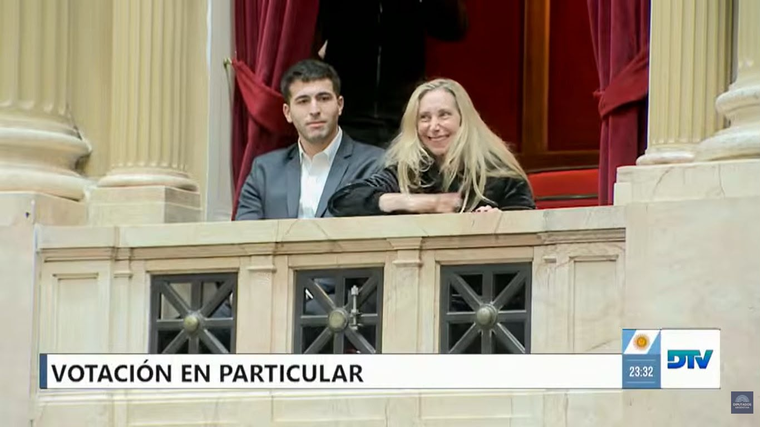 Karina Milei y Sharif Menem en el recinto de Diputados. Karina Milei y Sharif Menem en el recinto de Diputados.