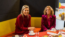 Máxima, disfrutando de cosas ricas en un té. Foto: INSTAGRAM @koninklijkhuis