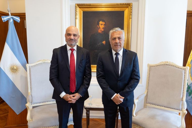 Alfredo Cornejo junto al embajador de la India, Dinesh Bhatia Foto: Prensa Gobierno de Mendoza