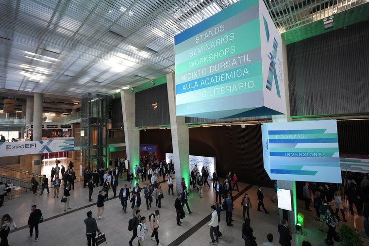La propuesta de Expo EFI incluye workshops, un espacio literario, un aula académica, stands comerciales, un recinto bursátil y 14 seminarios. La propuesta de Expo EFI incluye workshops, un espacio literario, un aula académica, stands comerciales, un recinto bursátil y 14 seminarios.