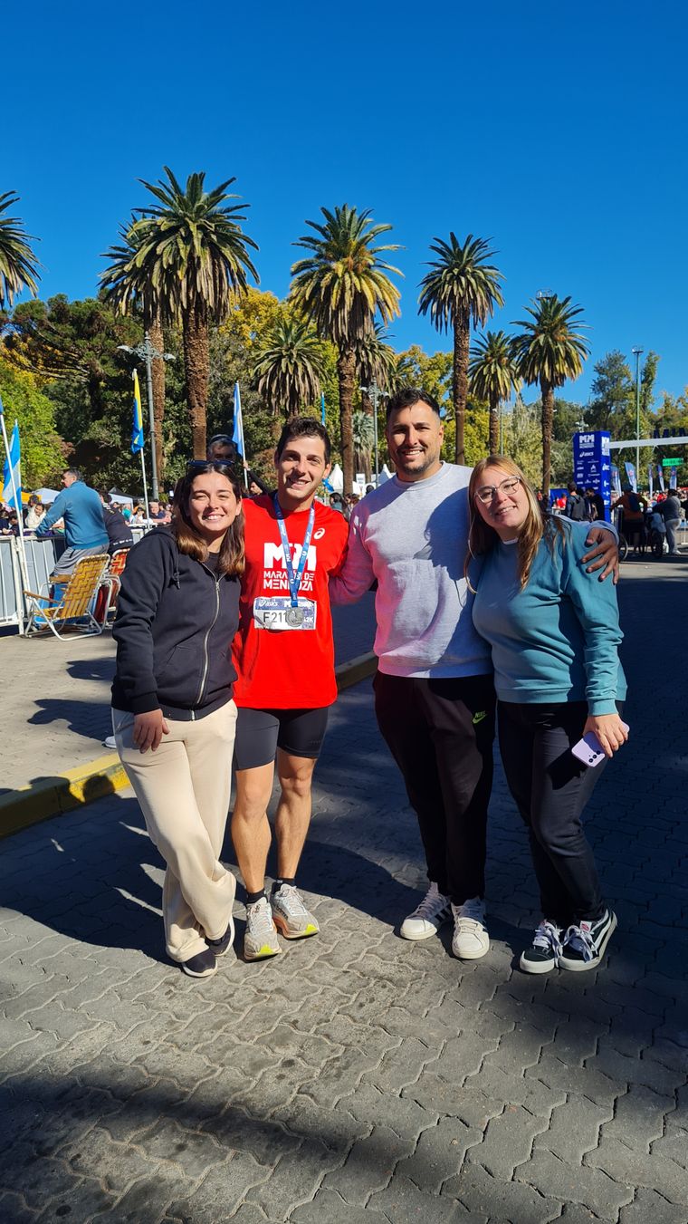 Aldana, Jony, (42 km) Ale y Sol. Aldana, Jony, (42 km) Ale y Sol.