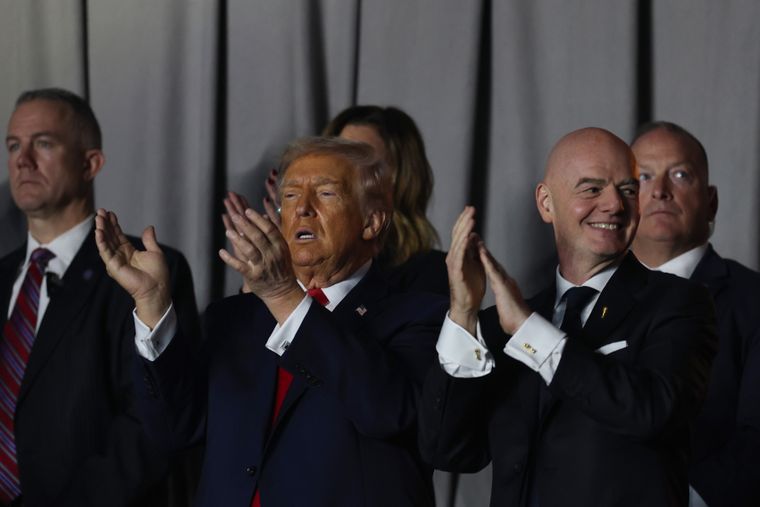 Gianni Infantino y Donald Trump prometen que el Mundial 2026 será una fiesta.