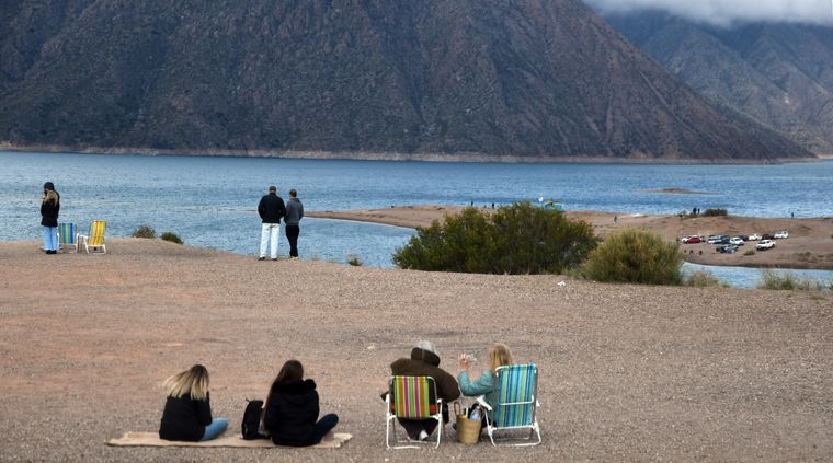 El fin de semana extralargo sumará un día para dos grandes grupos de la sociedad. Foto: ALF PONCE MERCADO / MDZ