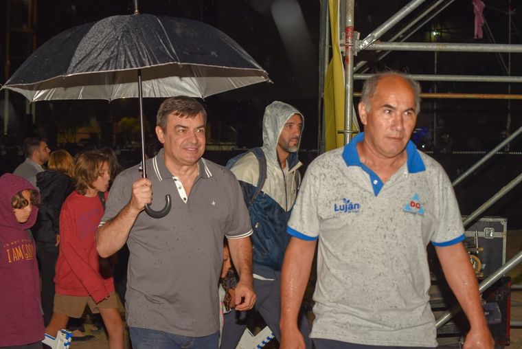 El exintendente Omar De Marchi se disponía a disfrutar del evento. Foto: Maru Mena / MDZ