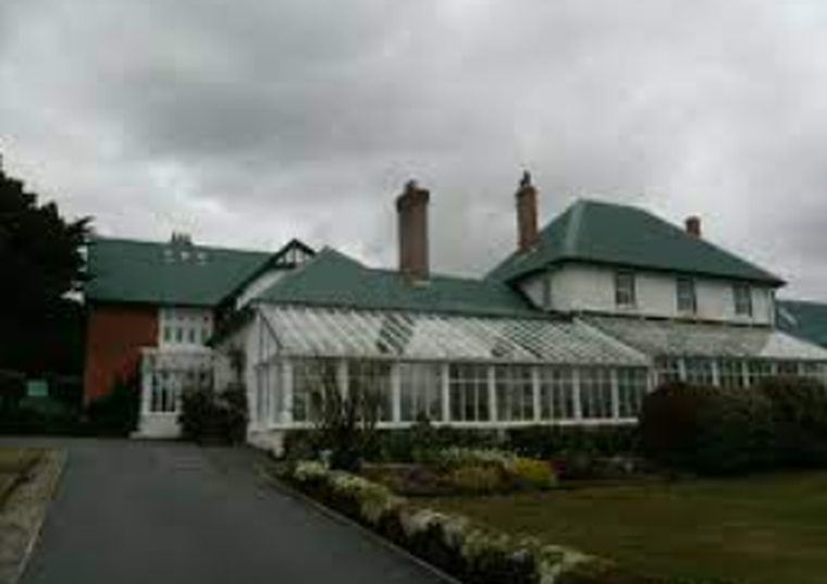 La casa del gobernador. La casa del gobernador.