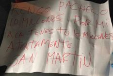 El mensaje mafioso que dejaron los asesinos. Foto: Infobae.
