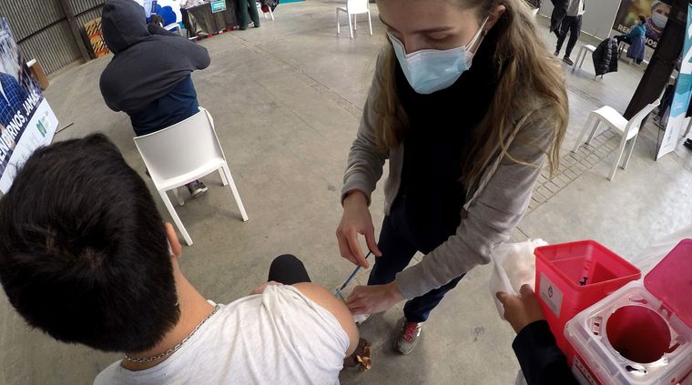 Un informe del Ministerio de Salud reveló la efectividad de cada vacuna. Foto: ALF PONCE MERCADO / MDZ