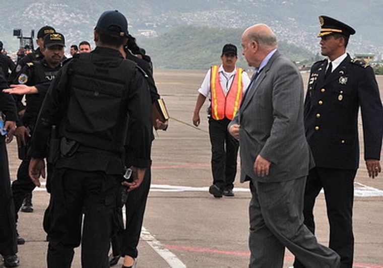Insulza dijo que la situación en Paraguay es por lo menos, delicada. Foto: AFP