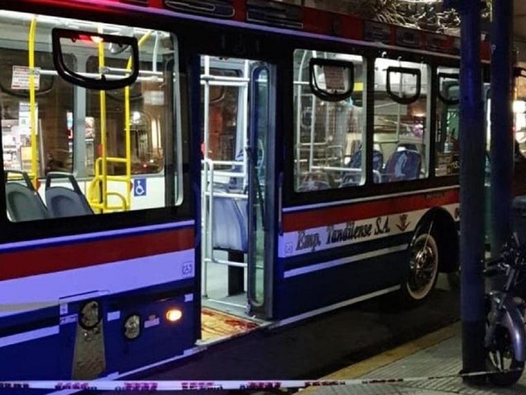 El ataque se produjo en un colectivo.