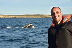 Manu está de vacaciones y días atrás disfrutó de las ballenas en Puerto Pirámides. Instagram @manuginobili Foto: Instagram @manuginobili