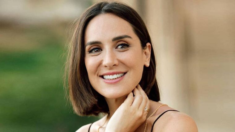 Quieres quitarle algunos años a tu apariencia: Tamara Falcó lo demuestra con un peinado fácil y práctico