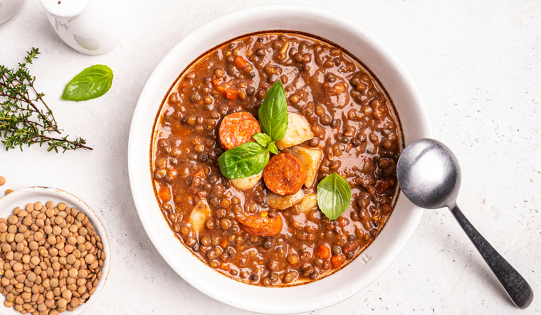 La receta de lentejas estofadas es una de las más antiguas dentro de la cocina tradicional.