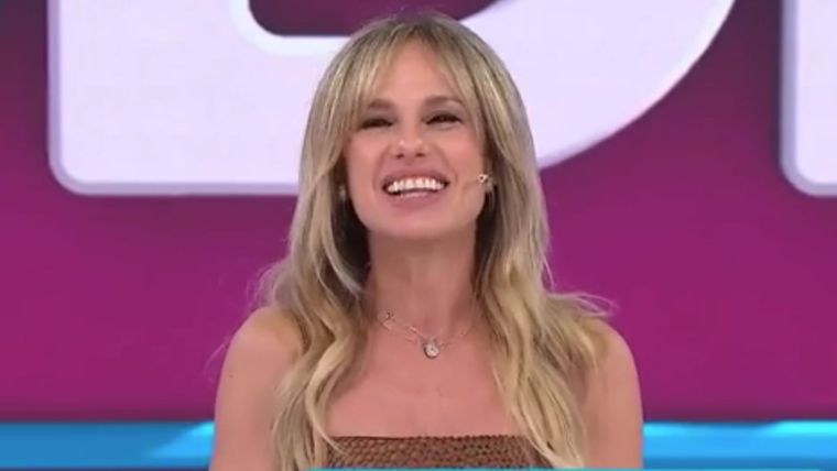 El histórico encuentro de la conductora con el ídolo. Foto: captura pantalla DDM (América TV)